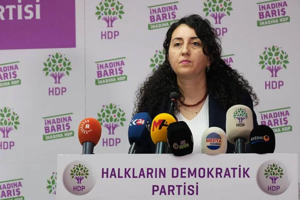 Deprem yalan perdesini de yırttı