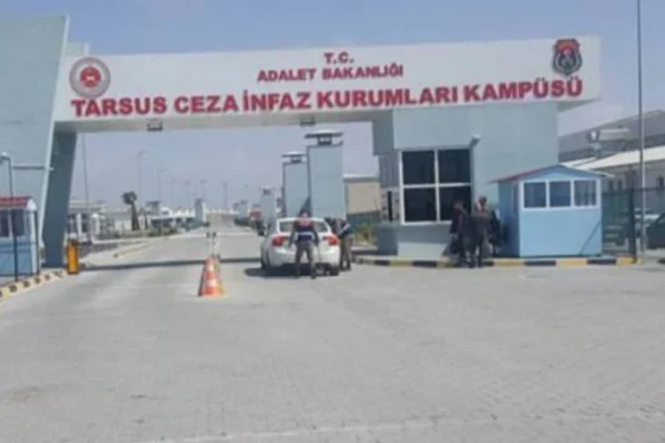 Tutsak mektuplarına el konuluyor