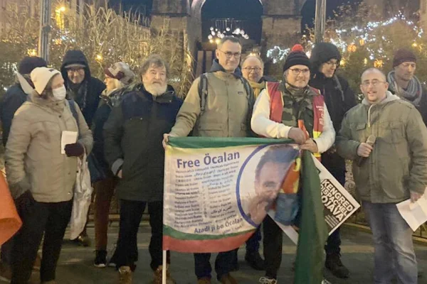 Dostlar PKK için meydanlara çıktı