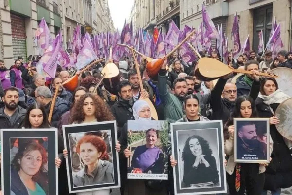 Macron’a çağrı: Sorumluluk al katliamları aydınlat