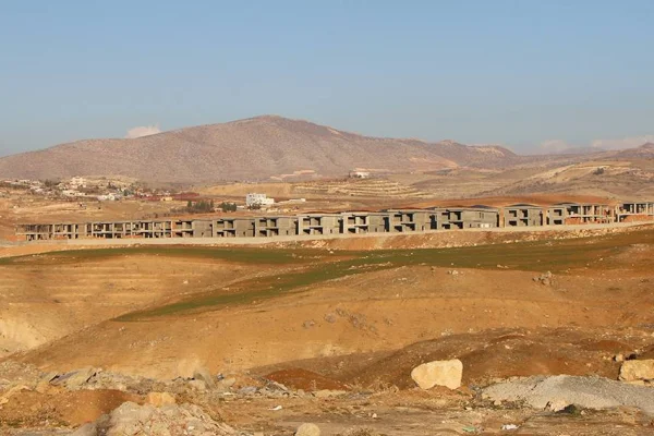 Newala Qesaba'da inşaat durmadı
