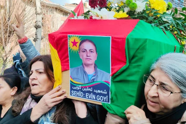 Kurdistan şehitlerini kucakladı