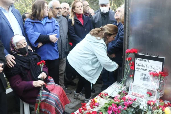 Göktepe mezarı başında anıldı