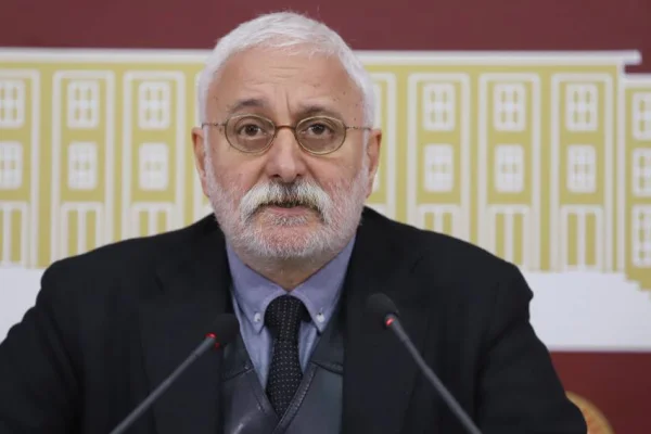 Hiçbir arkadaşımız boyun eğmez