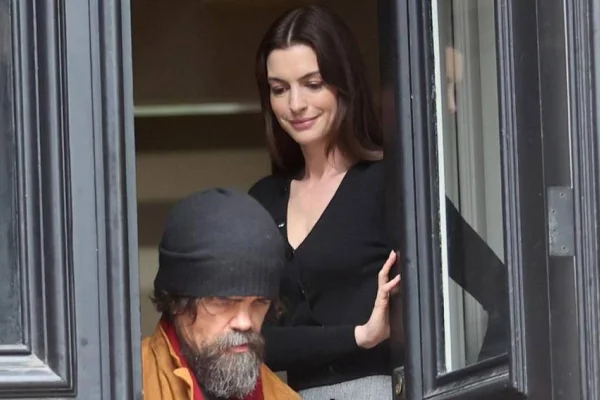 Berlinale ‘She Came to Me’ ile başlayacak