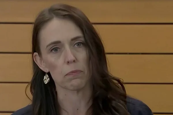 Ardern hatır istedi