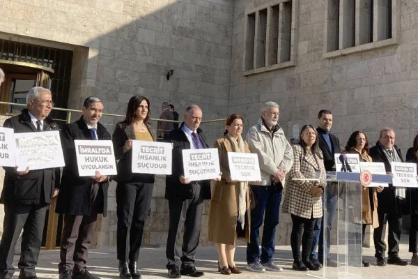 Ülke cezaevine dönüştü