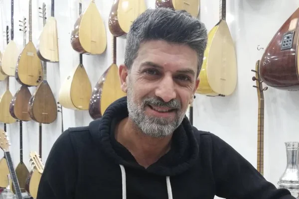 Bir sağlıkçının Kürtçe müzik aşkı 