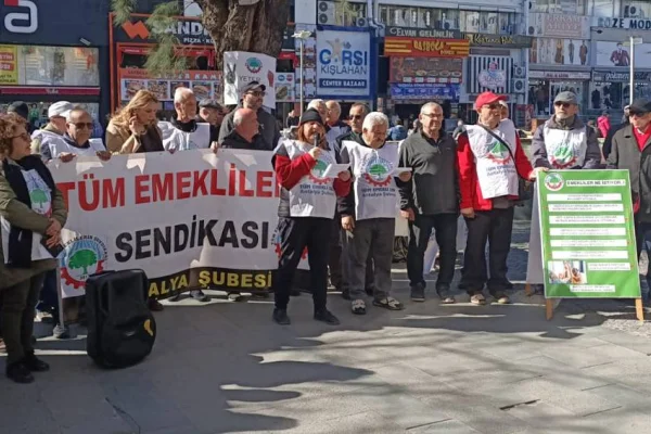 Emeklilerden imza kampanyası