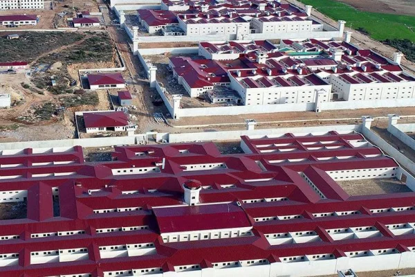 Açlık grevleri sürüyor