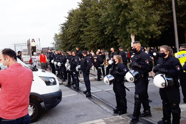 Schneider: Polisin tutumu düşmanca