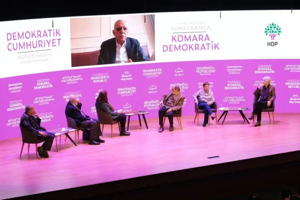 Demokratik Cumhuriyet tartışıldı