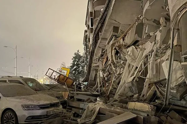 Deprem bölgesinden kısa kısa...