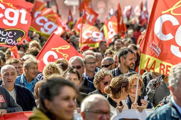 CGT: 64 yaşta ısrar etmeyin