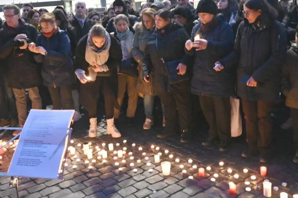 Gulbanglar depremzedeler için okundu