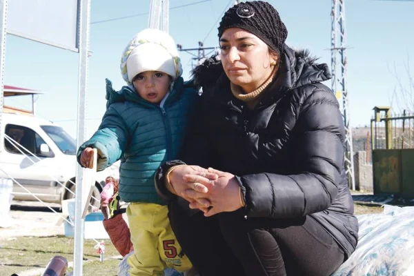 Sistemin altında eziliyoruz