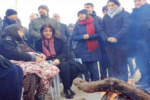 Dayanışma yaşatır