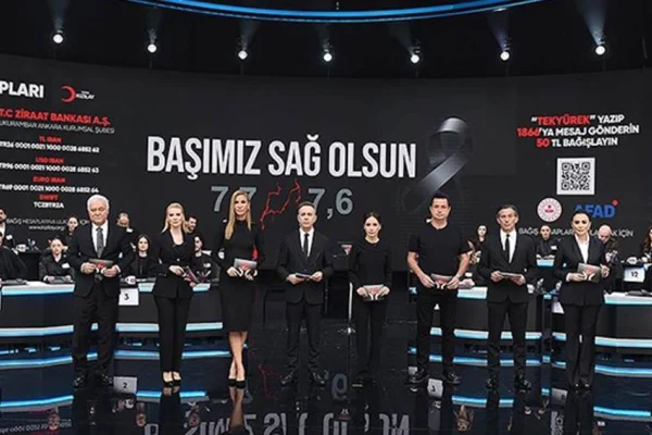 Enkazın üzerinde devletli şov