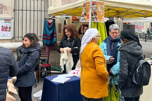 Paris’te depremzedelerle dayanışma kermesi