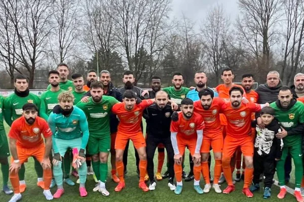 Futbol takımları depremzedeler için koştu