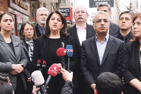 Kızılay, bu düzenin sembolüdür