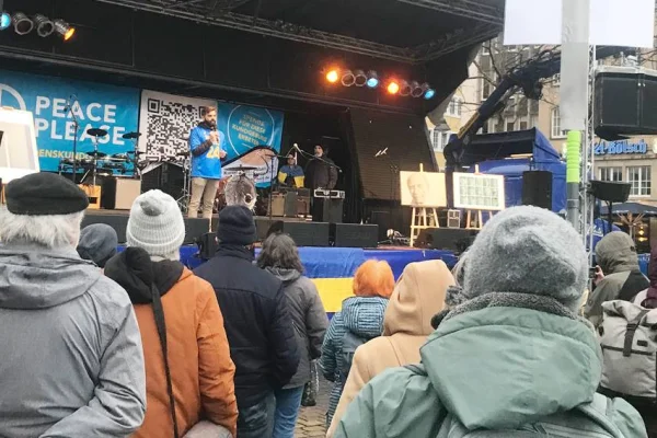 Konser geliri depremzedelere