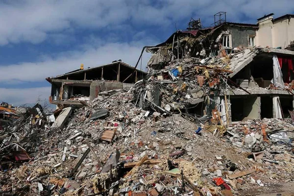 İngiltere’den mühendisler deprem bölgesinde