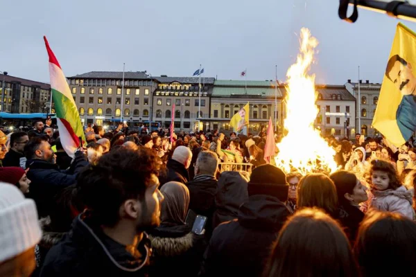 Newroz tüm coşkusuyla sürüyor