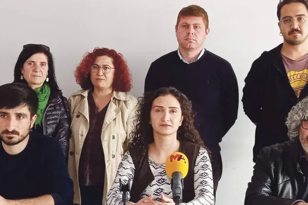 Emniyet'te avukatlara darp