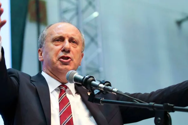 Müzmin hastalıklardan mustarip Türk siyaseti