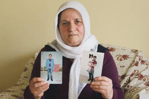 Beş çocuğu cezaevinde rehin tutuluyor