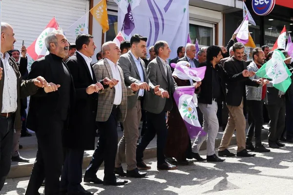 Yeşil Sol Parti: Nuh’un gemisi 