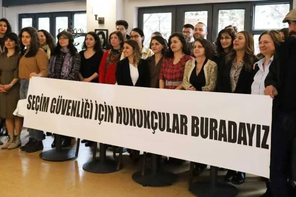 Hukukçulardan platform