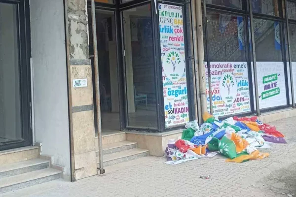 Seçim bürolarına saldırı