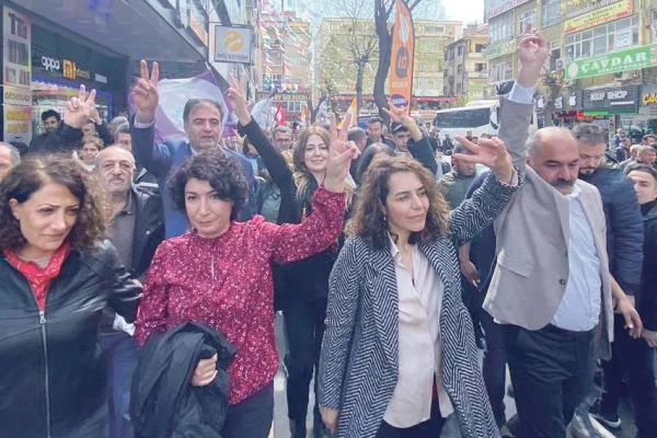 Kürt düşmanlarına cevap vereceğiz