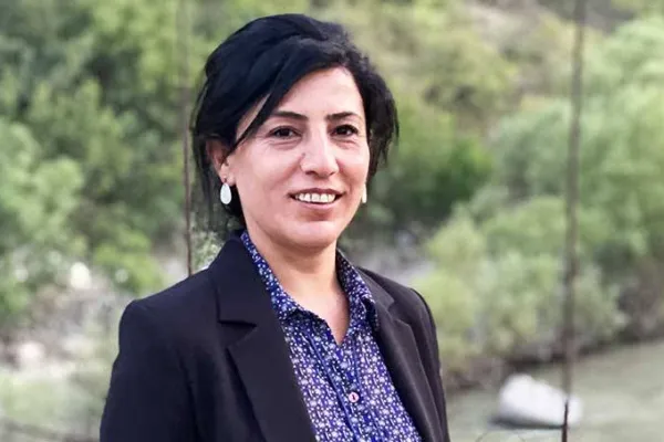 Cizîr üçlü kıskaçta
