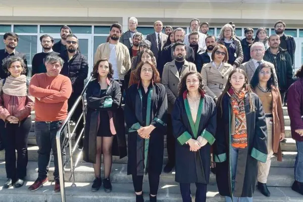Savcı boş salona mütalaa okudu