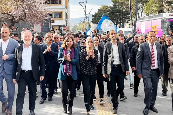 Aş, iş, barış için Yeşil Sol Parti