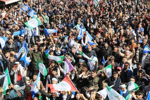 Aday karşılama mitinge döndü