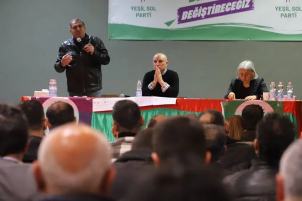 Eşi dostu da sandığa götürün
