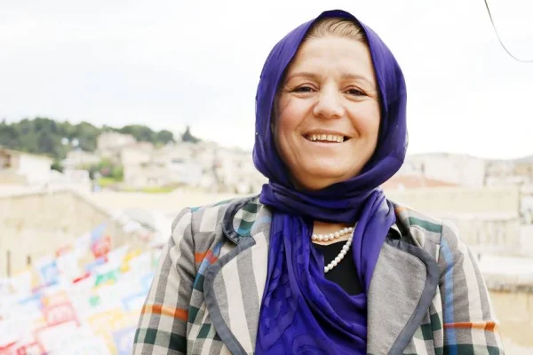 Hem devletle mücadele hem de küçük devletle