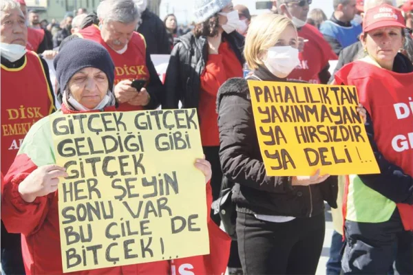 Emek karnesi de kapkara