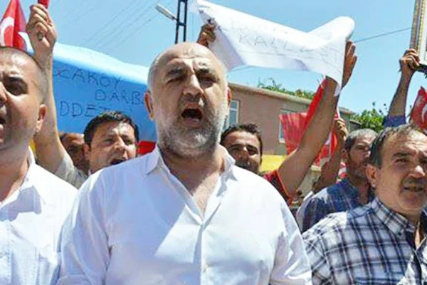 AKP’den gazetecilere faturasız elden ödeme