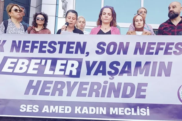 Sağlık sistemi ebeleri görmüyor