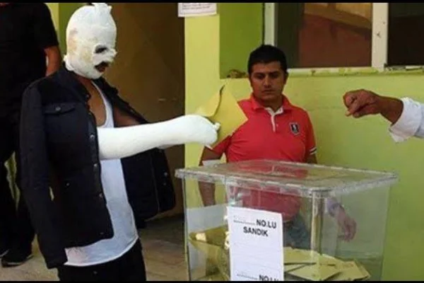 Ultra-Politikadan Kurtuluş Yolu: Radikal Demokrasi