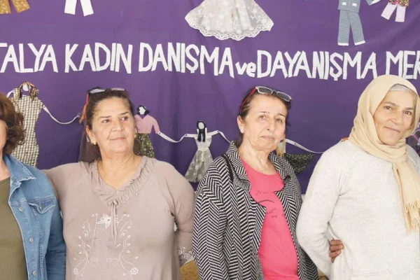 Ev işçisi kadınlara taahhüt