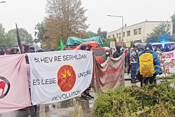 Neonazi’lere karşı yürüyüş