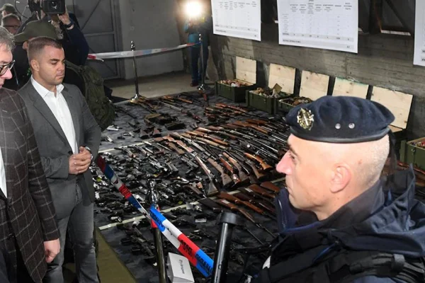 13 bin silah teslim edildi