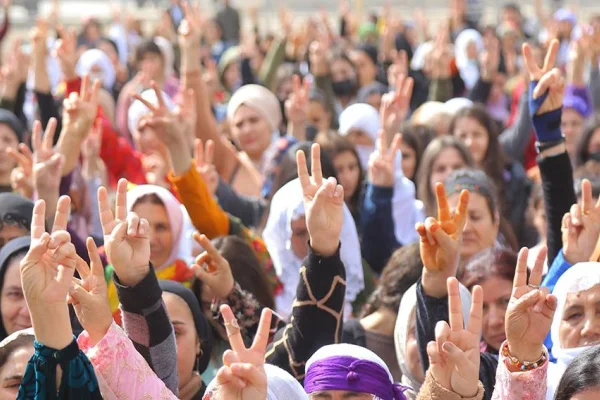 Halk “yeneceğim” der direnir