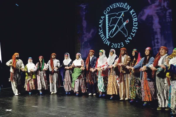Hannover Kurdî renklere büründü
